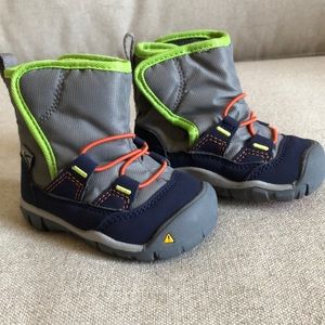 KEEN baby infant toddler snow BOOTS! Velcro!